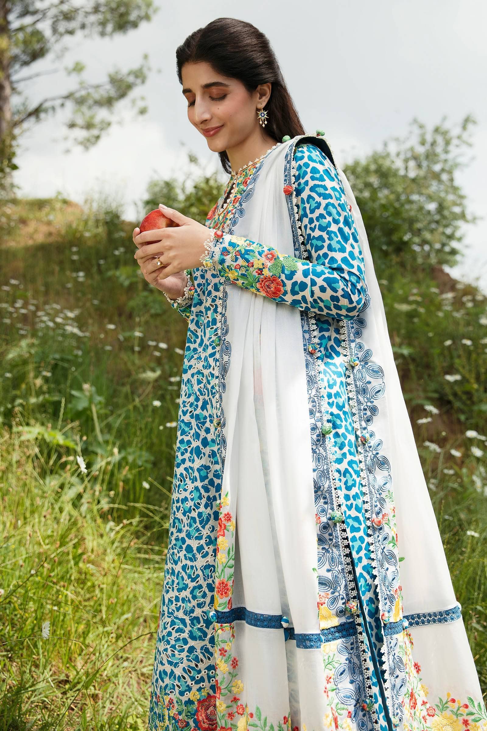 img_zaha_lawn_23_awwal_boutique