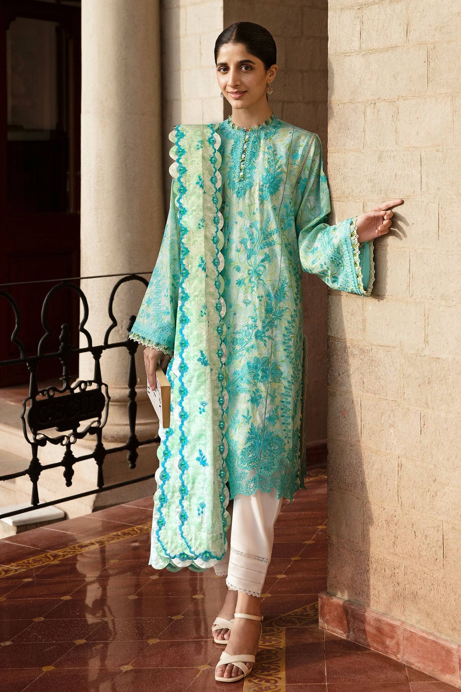 img_zaha_lawn_23_awwal_boutique