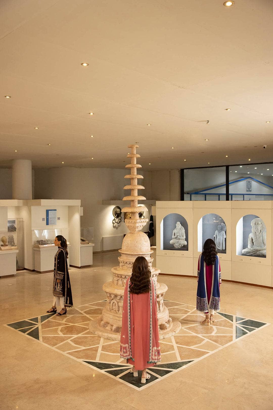 img_zaha_lawn_24_awwal_boutique