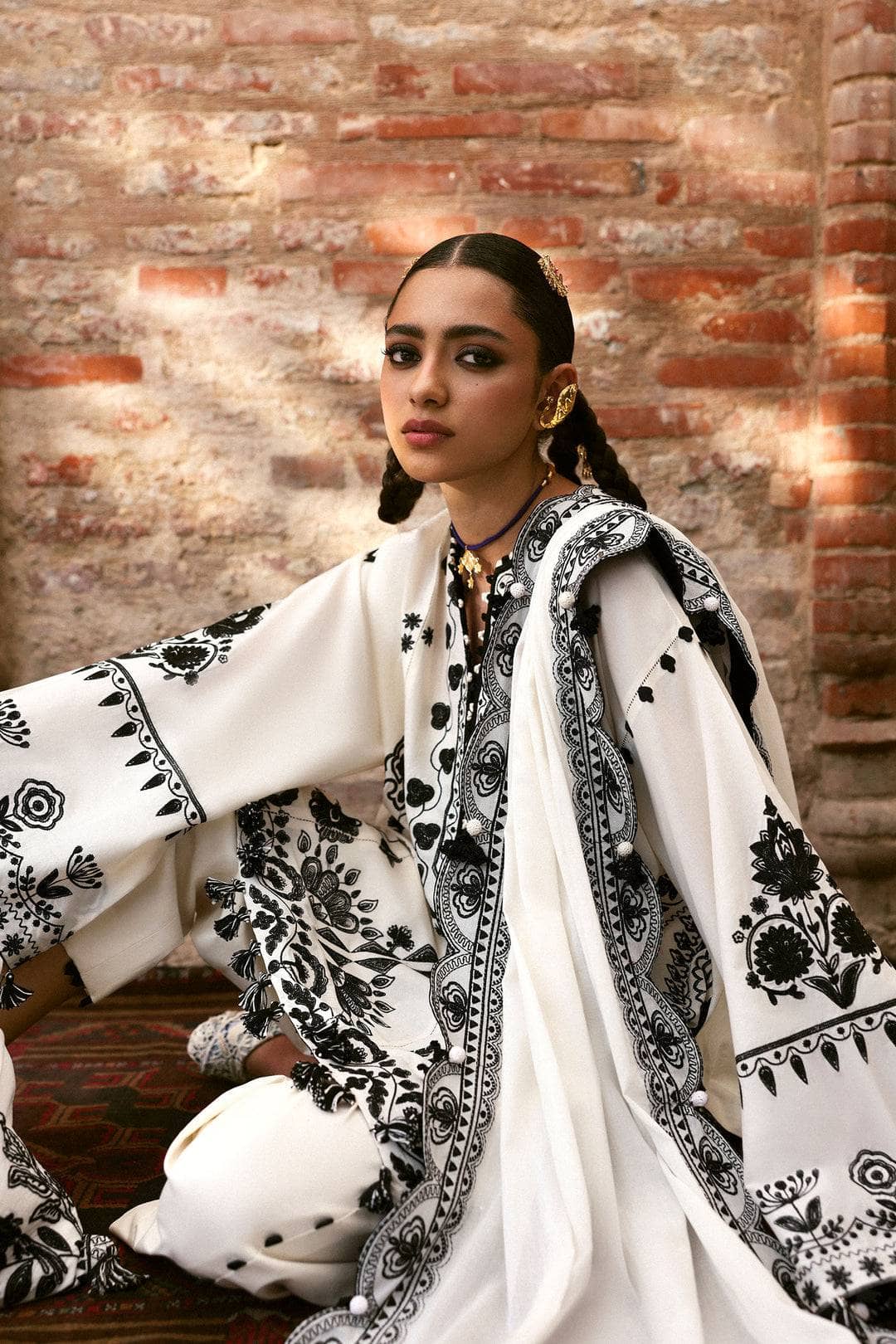 img_zaha_lawn_awwal_boutique