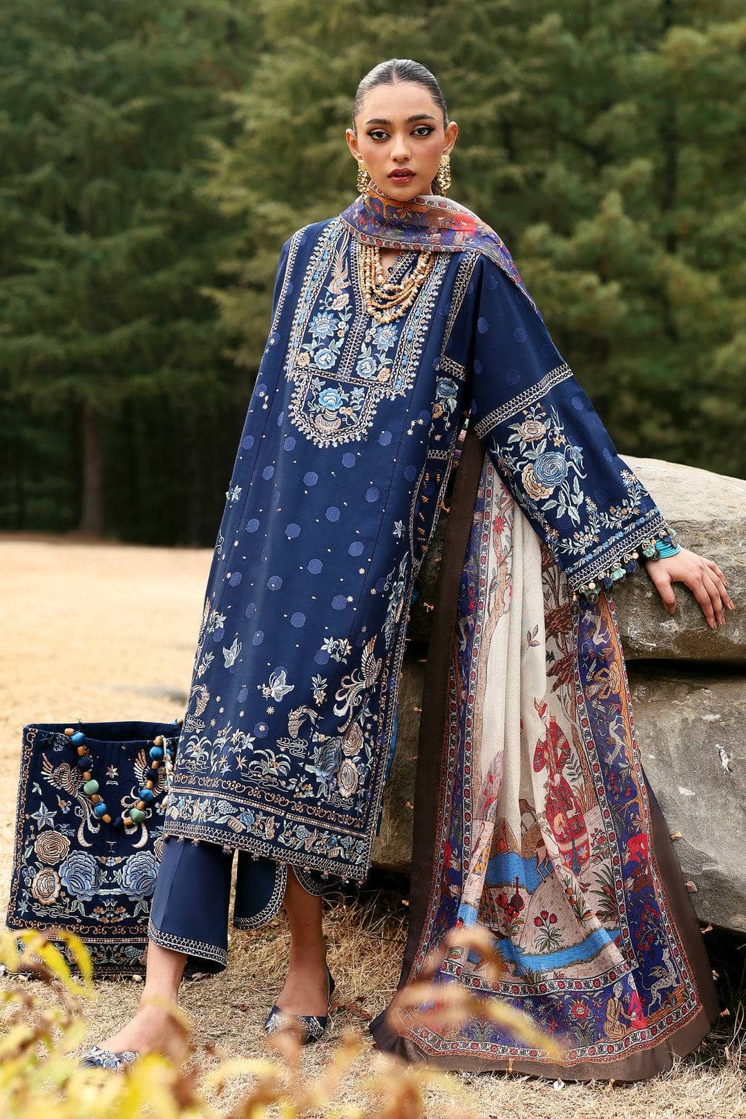 img_zaha_festive_lawn_neelum_awwal_boutique