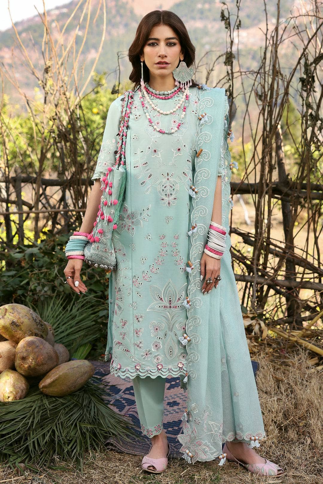 img_zaha_festive_lawn_neelum_awwal_boutique
