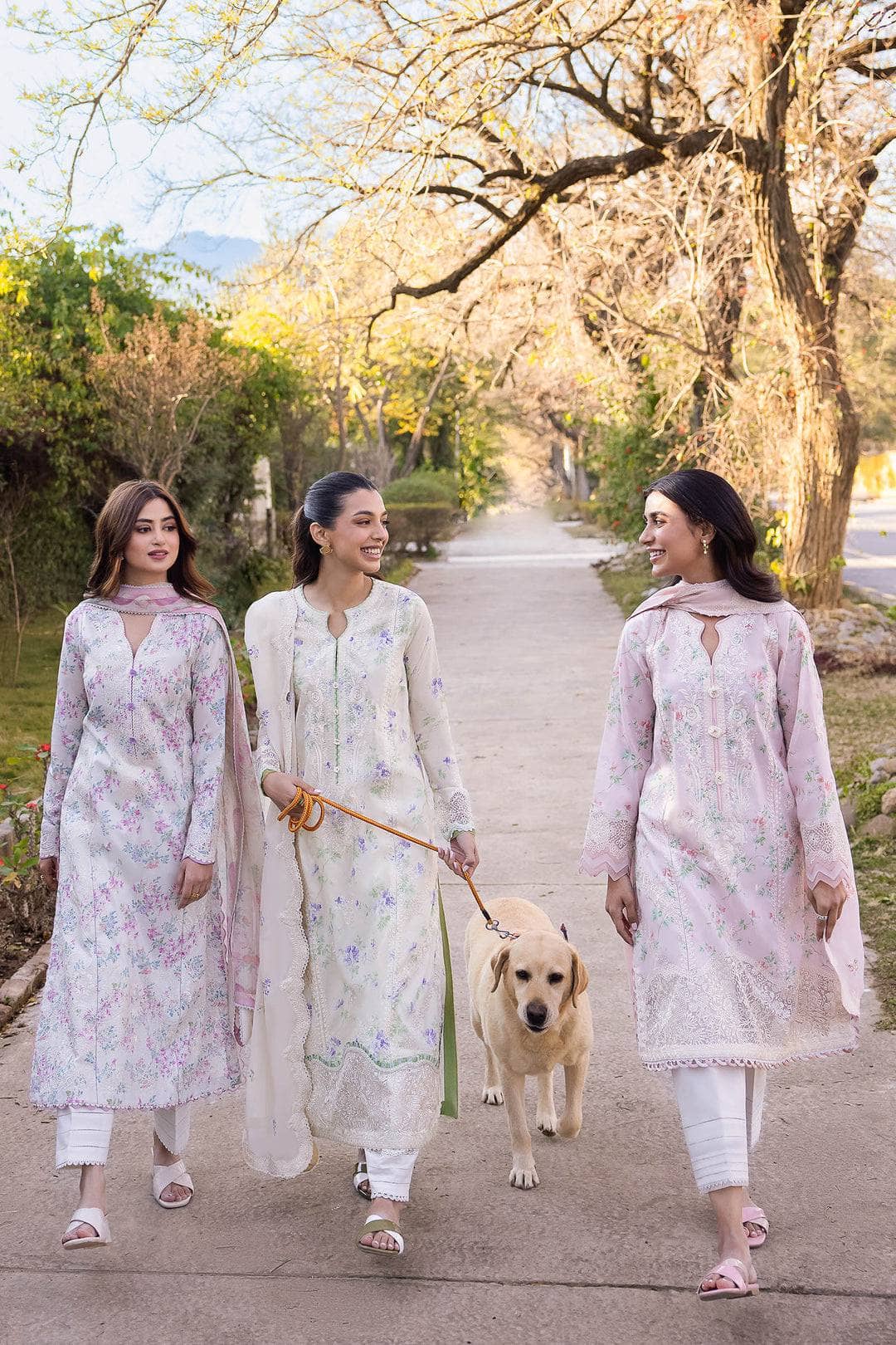 img_zaha_lawn_24_awwal_boutique