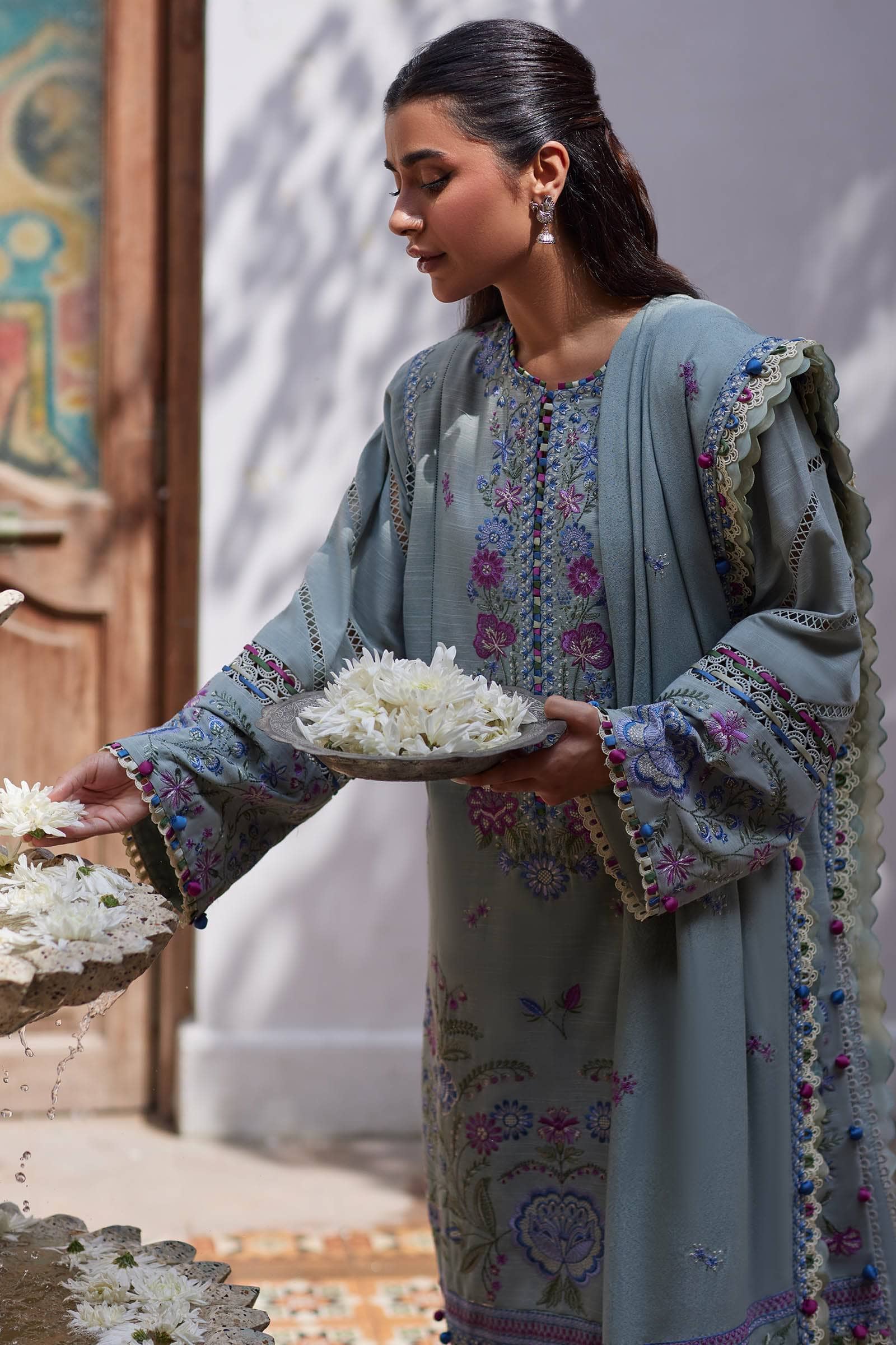 img_zaha_winter_23_awwal_boutique