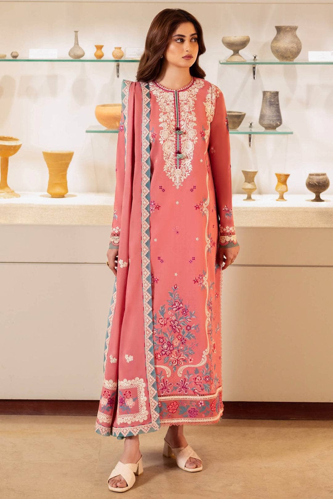 img_zaha_lawn_24_awwal_boutique