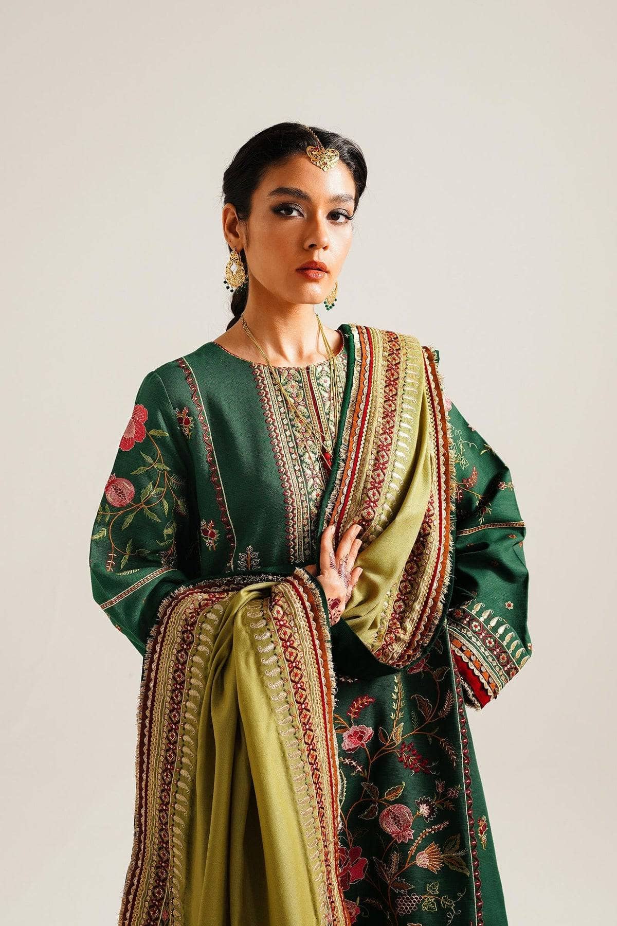 img_zara_shahjahan_winter_23_awwal_boutique
