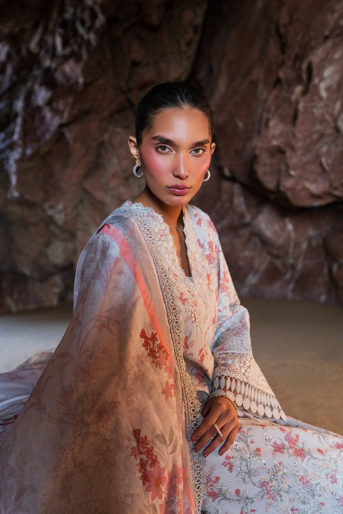 img_afrozeh_lawn_awwal_boutique