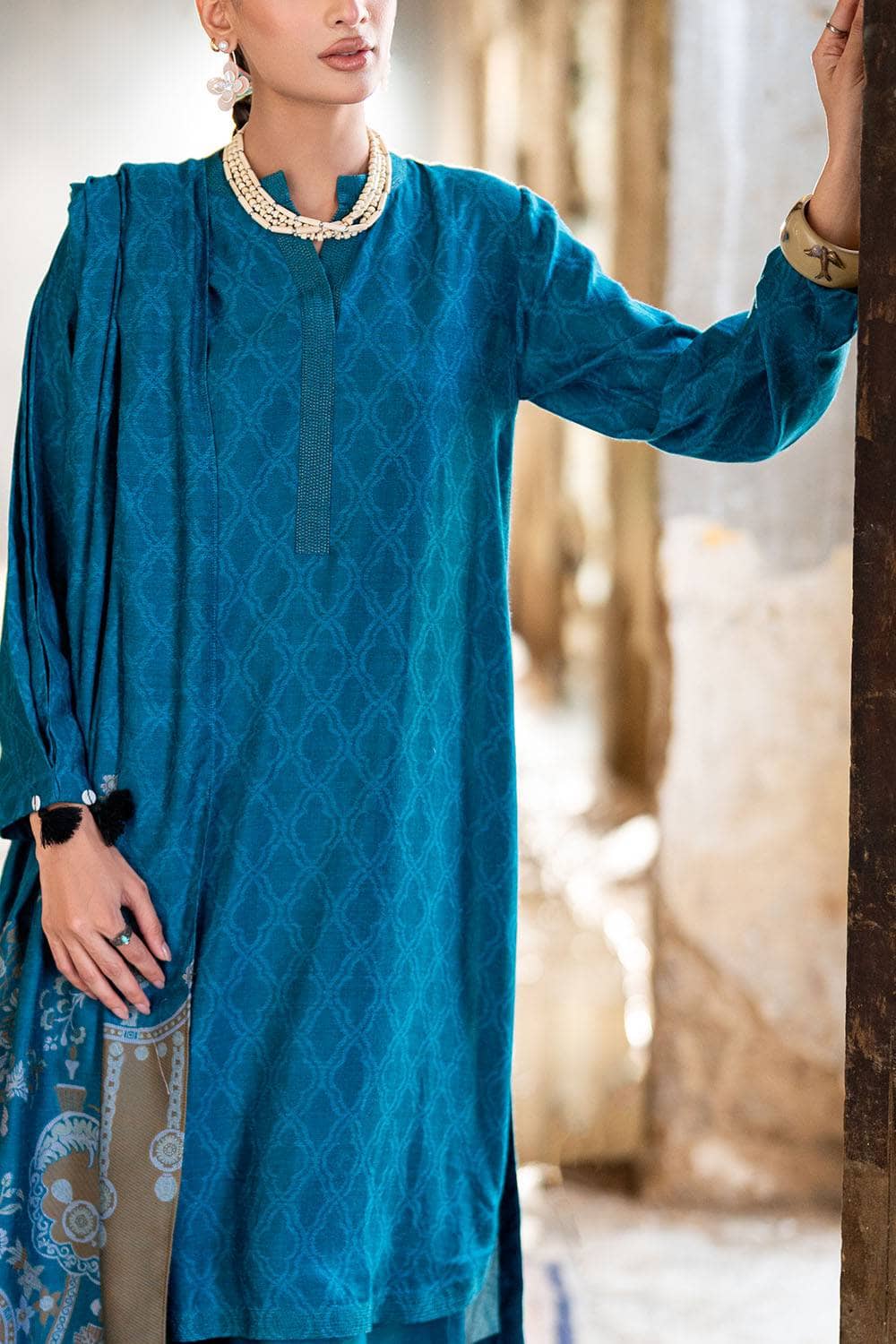 img_gul_ahmed_luxe_winter_awwal_boutique