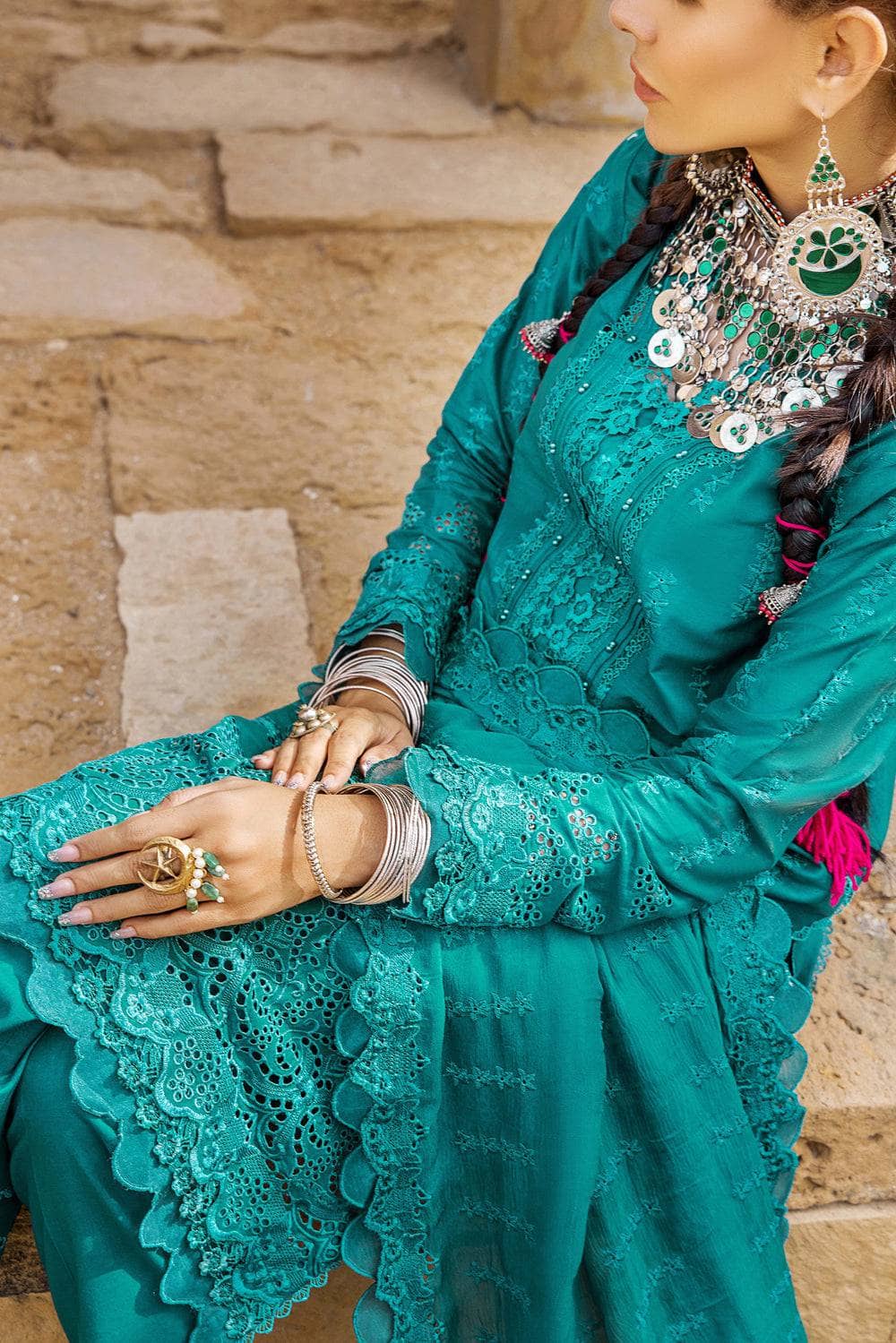 img_adans_libas_chikankari_schiffli_lawn_awwal_boutique