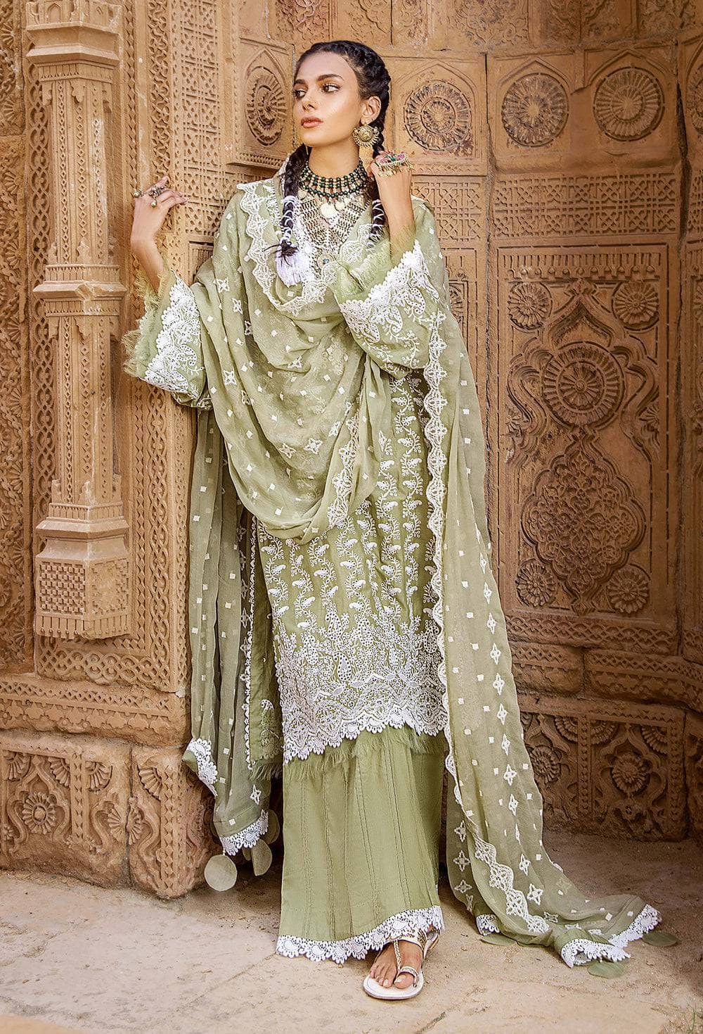 img_adans_libas_chikankari_schiffli_lawn_awwal_boutique