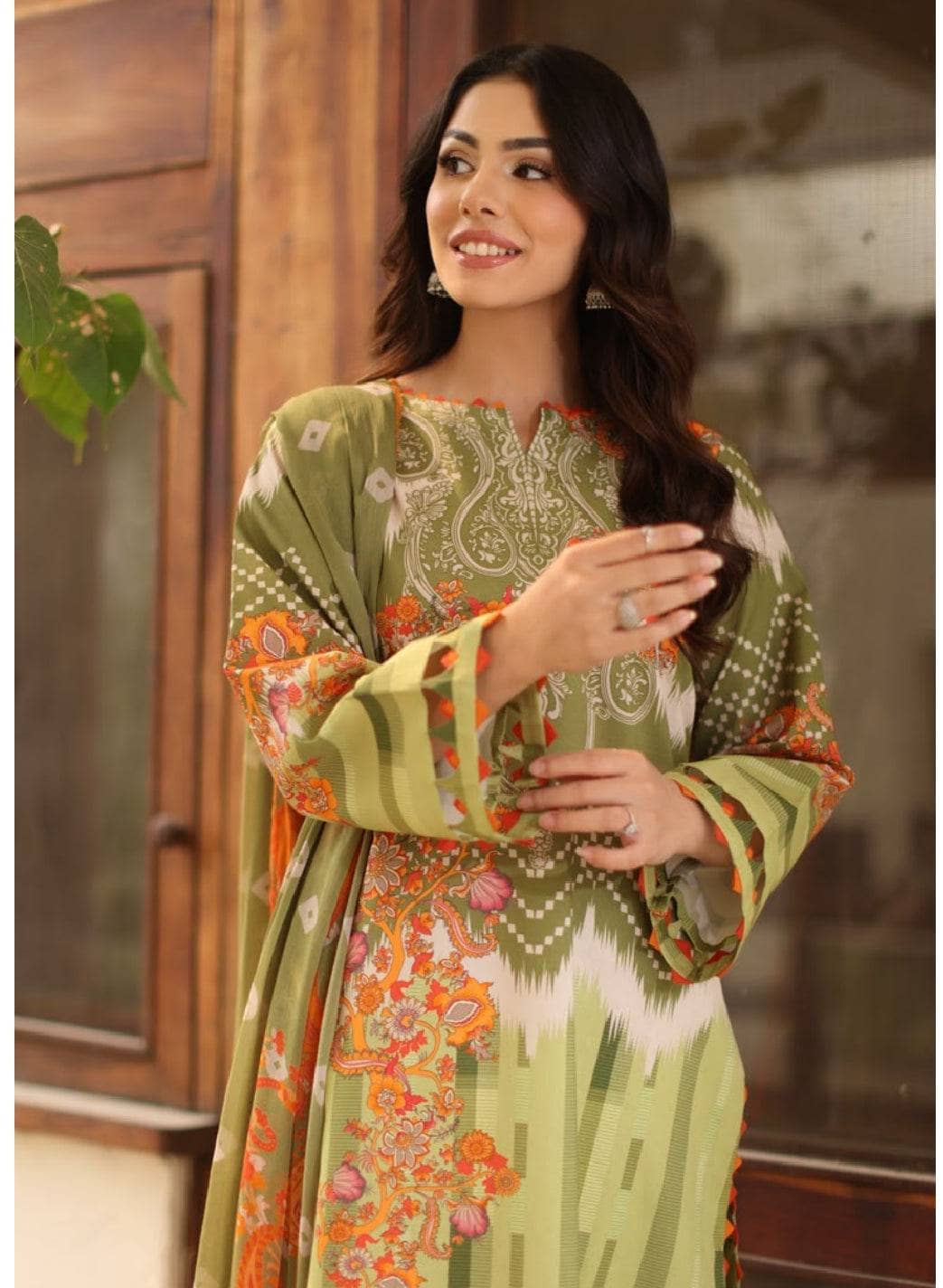 img_charizma_c_prints_fall_awwal_boutique