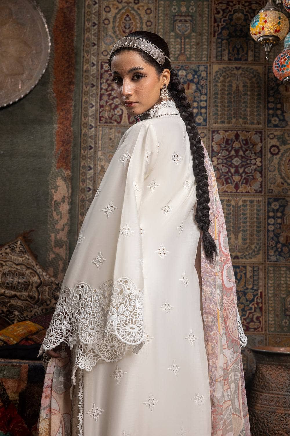 img_adans_libas_chikankari_lawn_24_awwal_boutique