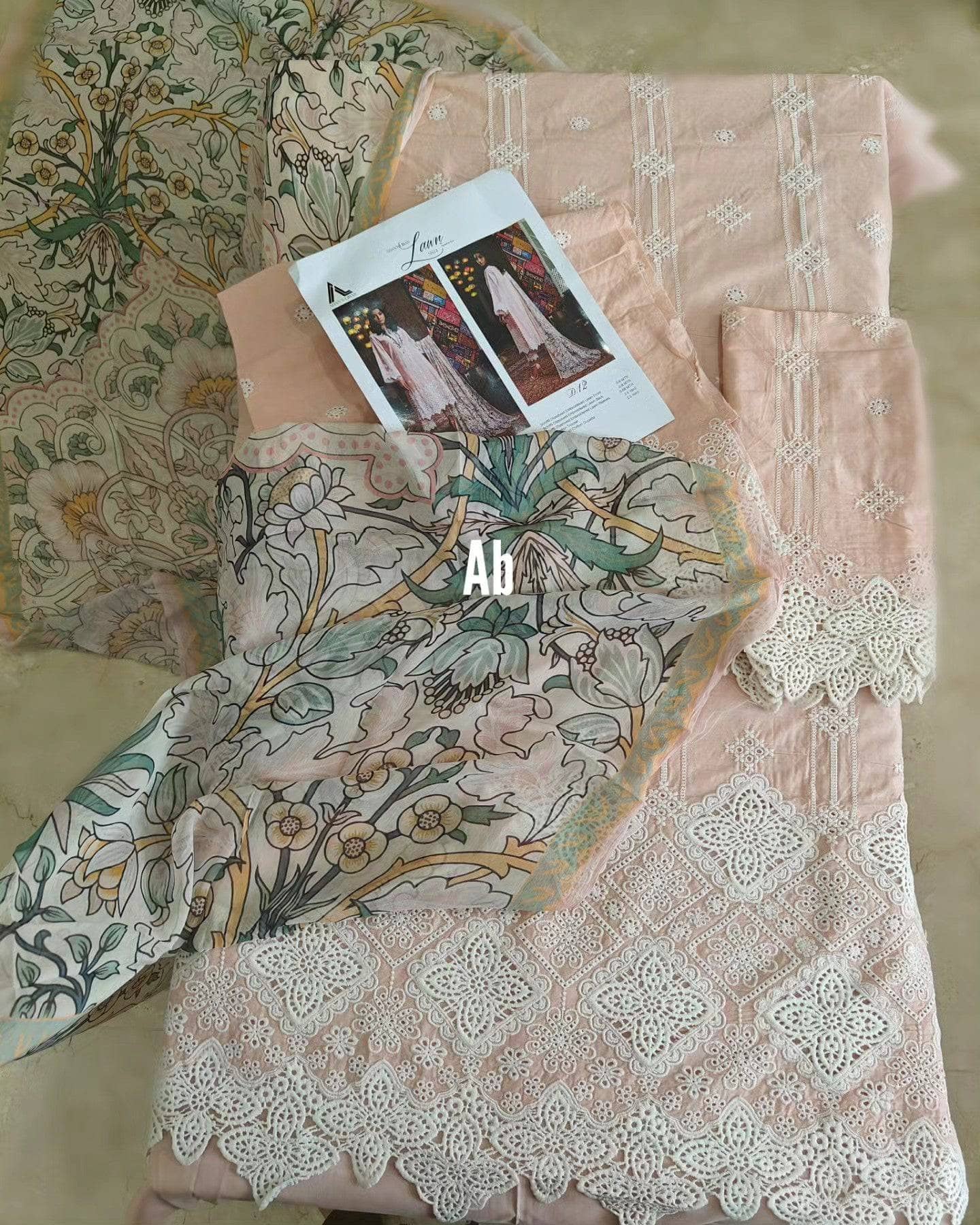 img_open_pic_adans_libas_chikankari_awwal_boutique