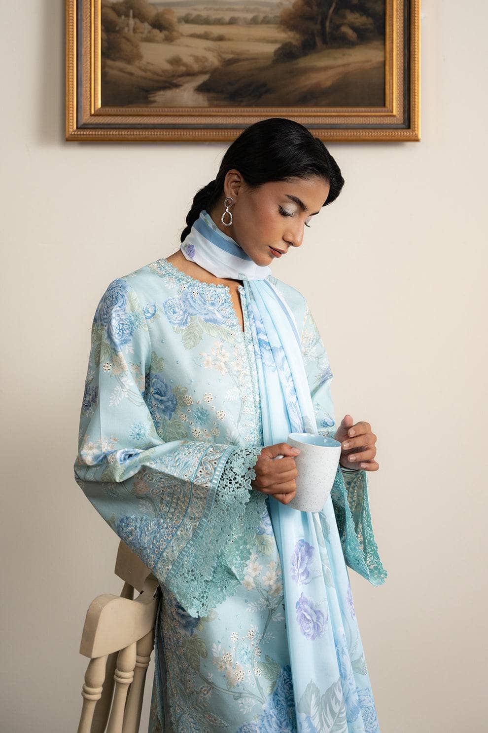 img_afrozeh_ayzel_bare_minimum_awwal_boutique