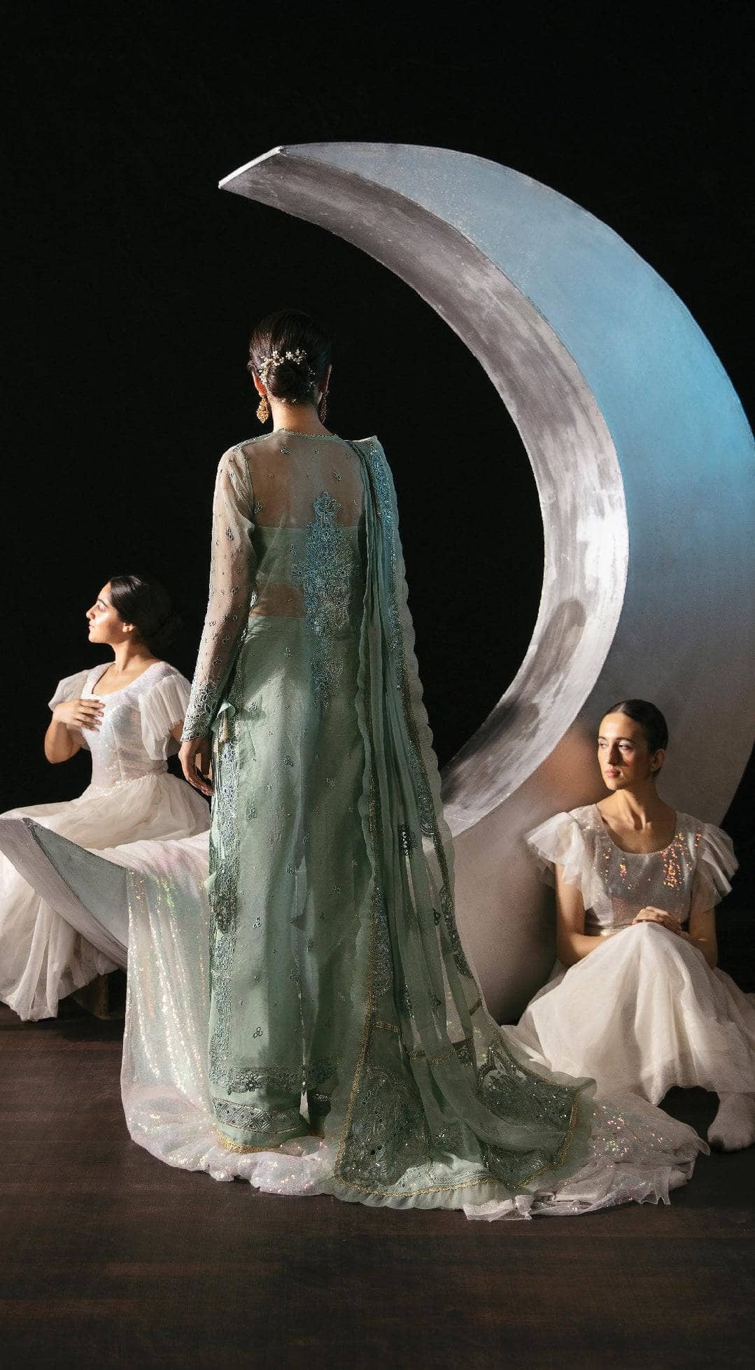 img_afrozeh_la_fuchsia_awwal_boutique