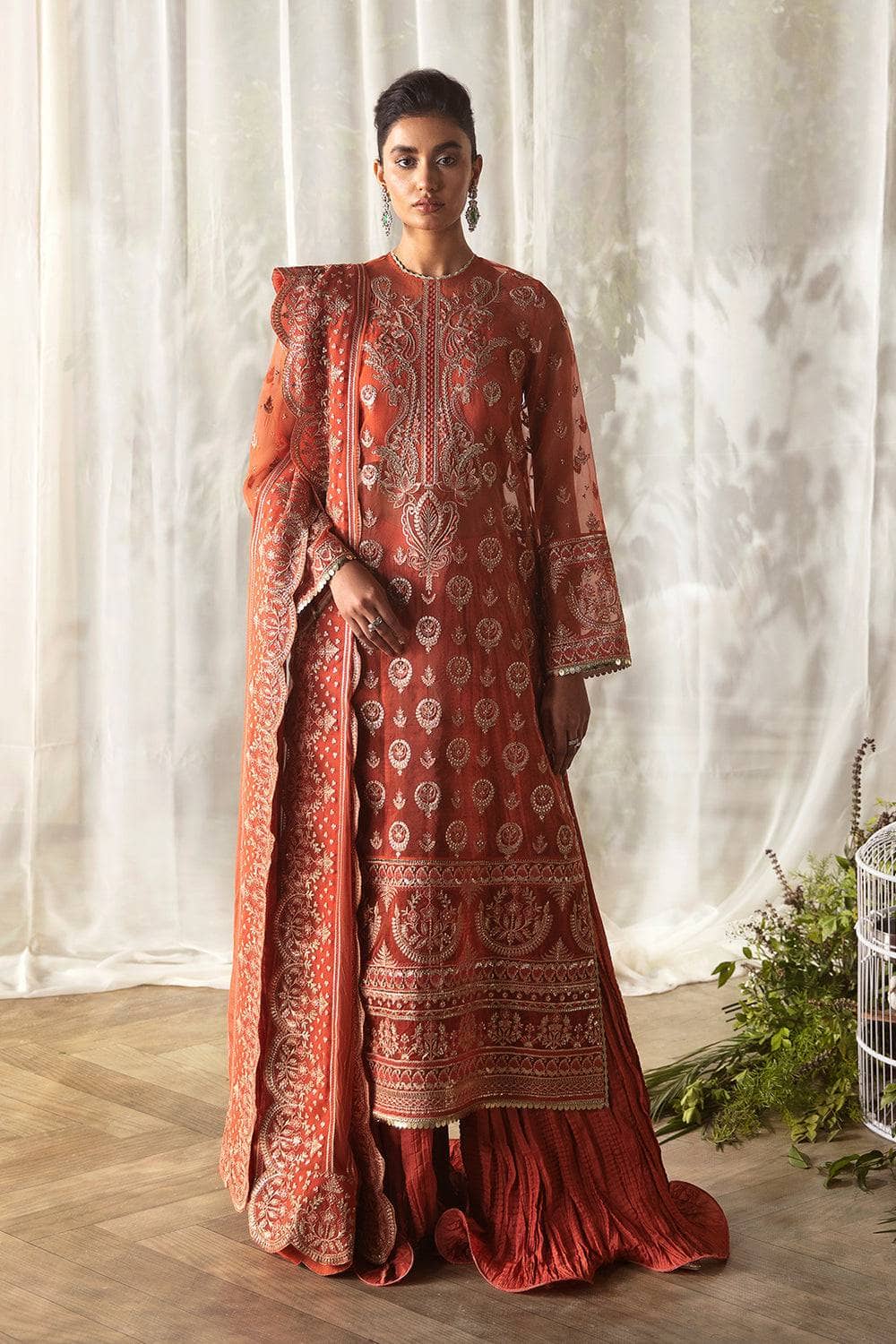 img_afrozeh_la_fuchsia_awwal_boutique