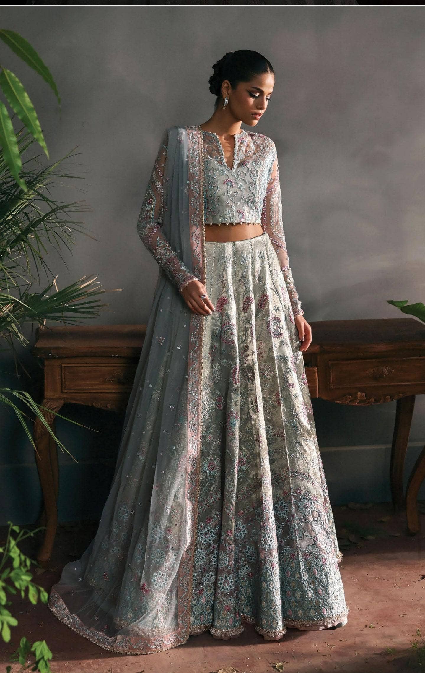 img_afrozeh_la_fuchsia_wedding_bridal_awwal_boutique