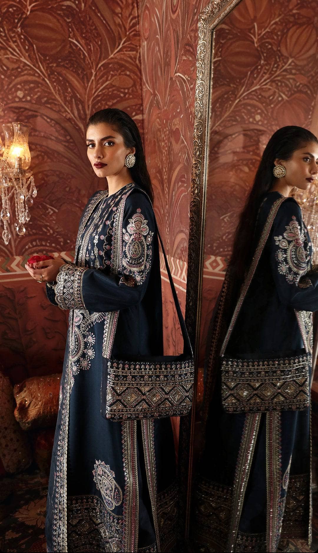 img_afrozeh_divani_silk_edit_23_awwal_boutique