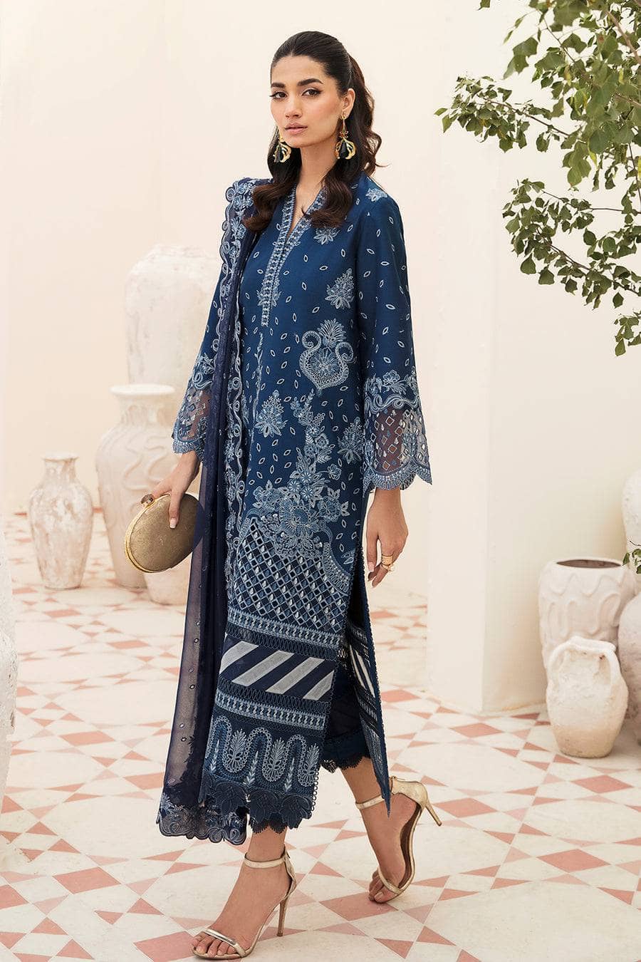 img_afrozeh_chikankari_lawn_23_awwal_boutique
