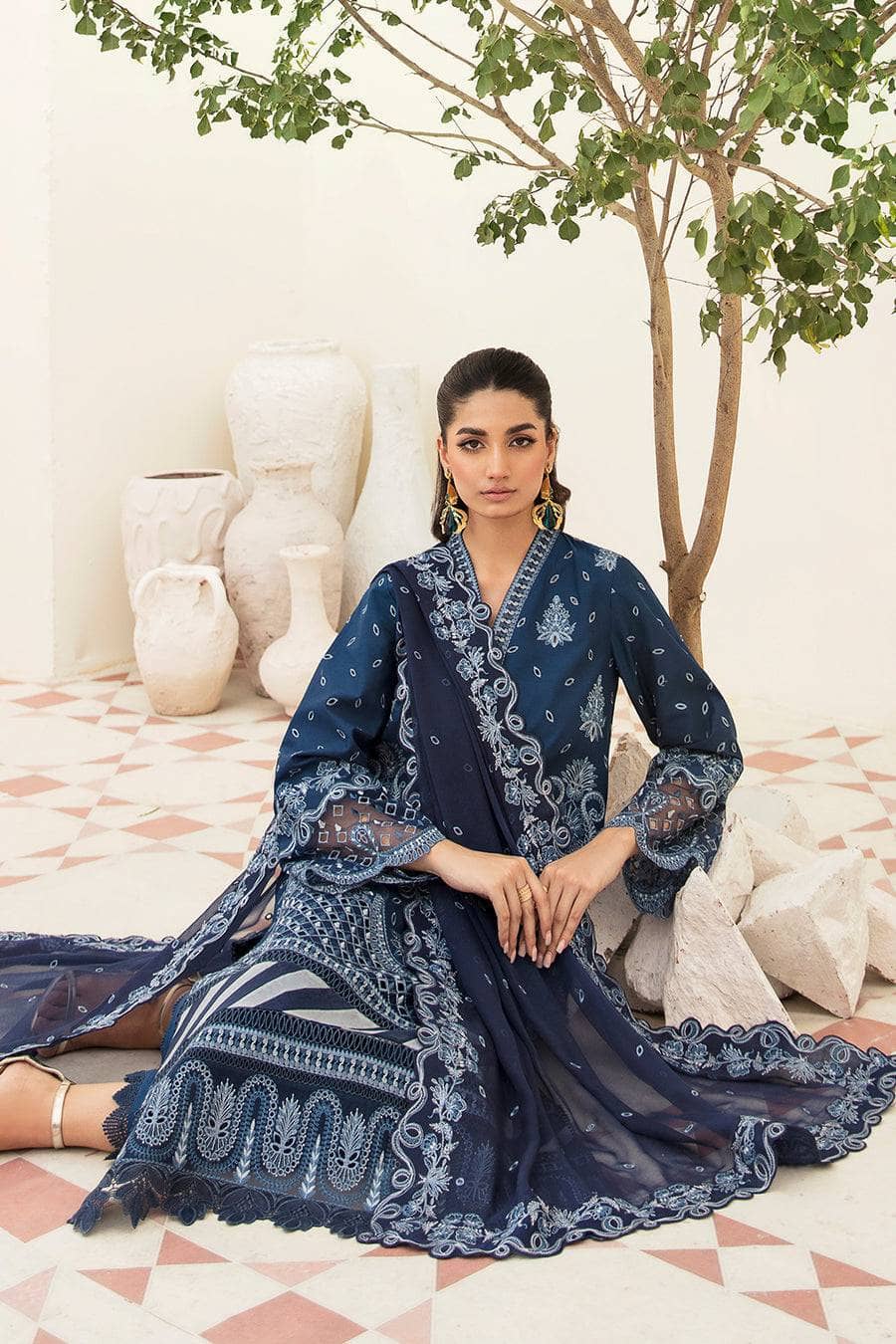 img_afrozeh_chikankari_lawn_23_awwal_boutique