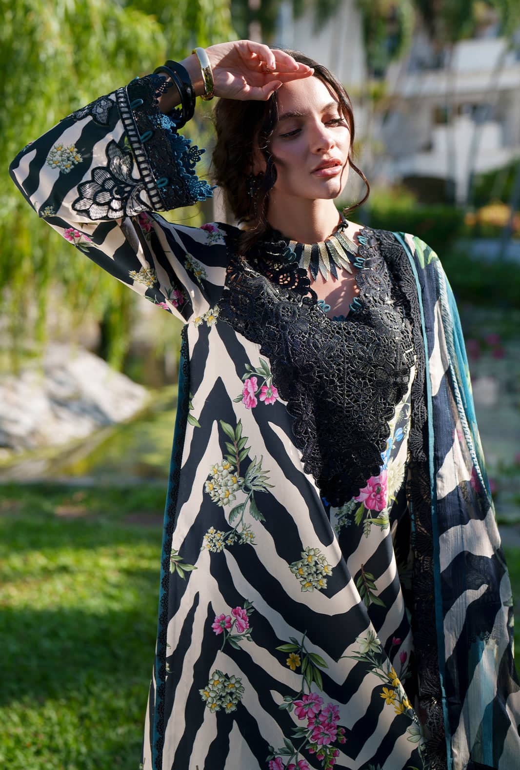 Ajr Couture Chikankari Lawn 26/Iris/Black