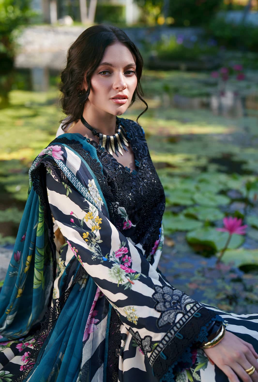 Ajr Couture Chikankari Lawn 26/Iris/Black