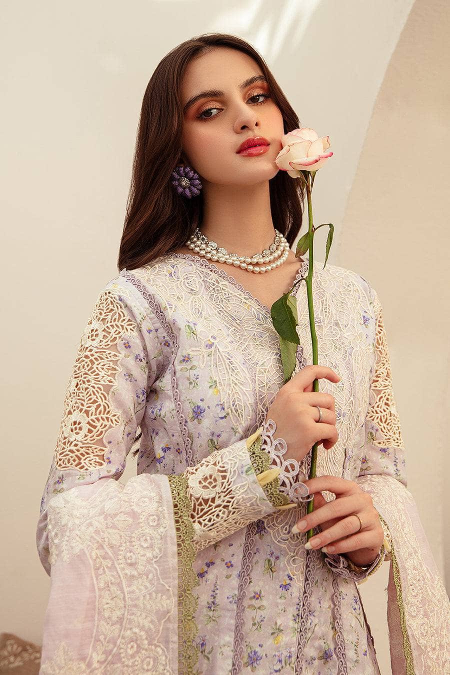 img_alif_by_ajr_couture_lawn_24_awwal_boutique