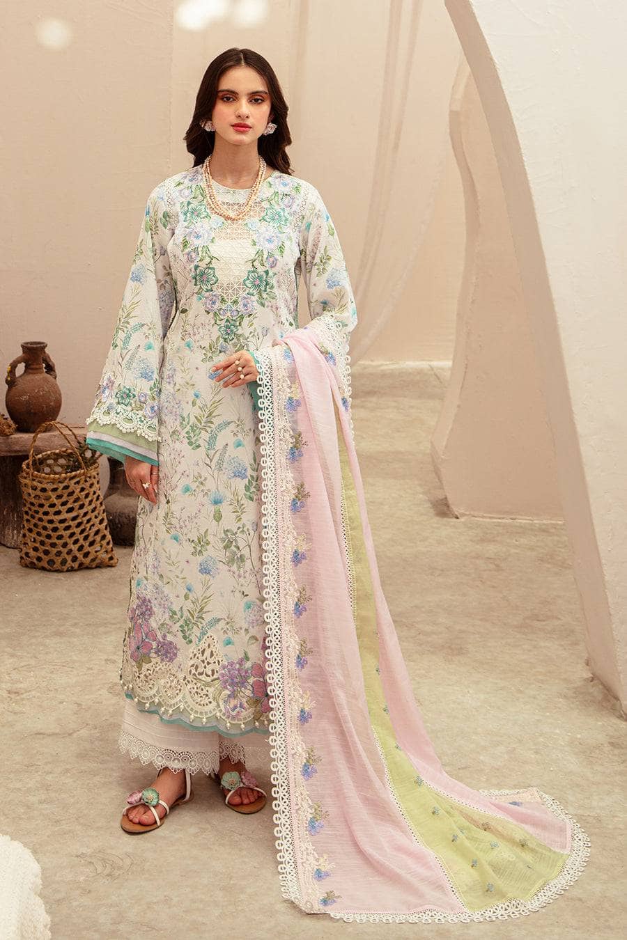 img_alif_by_ajr_couture_lawn_24_awwal_boutique
