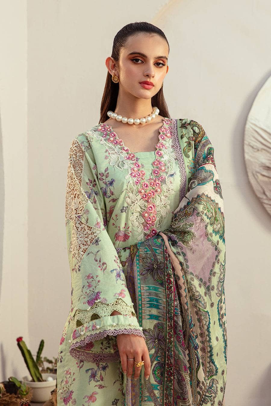 img_alif_by_ajr_couture_lawn_24_awwal_boutique