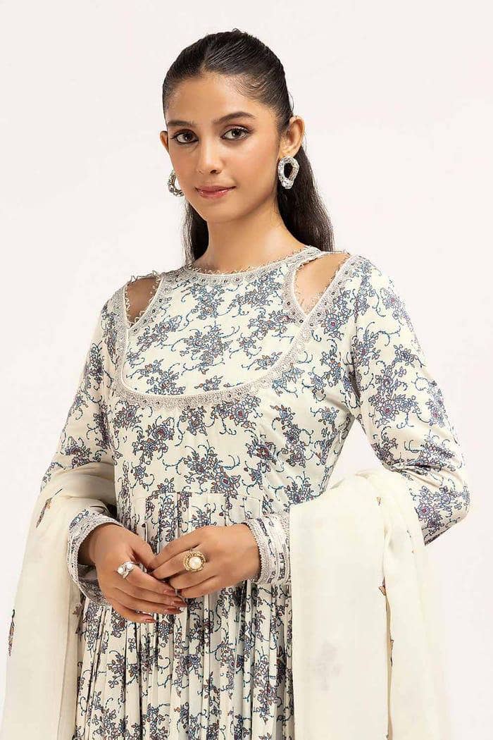 img_gul_ahmed_winter_24_Awwal_boutique