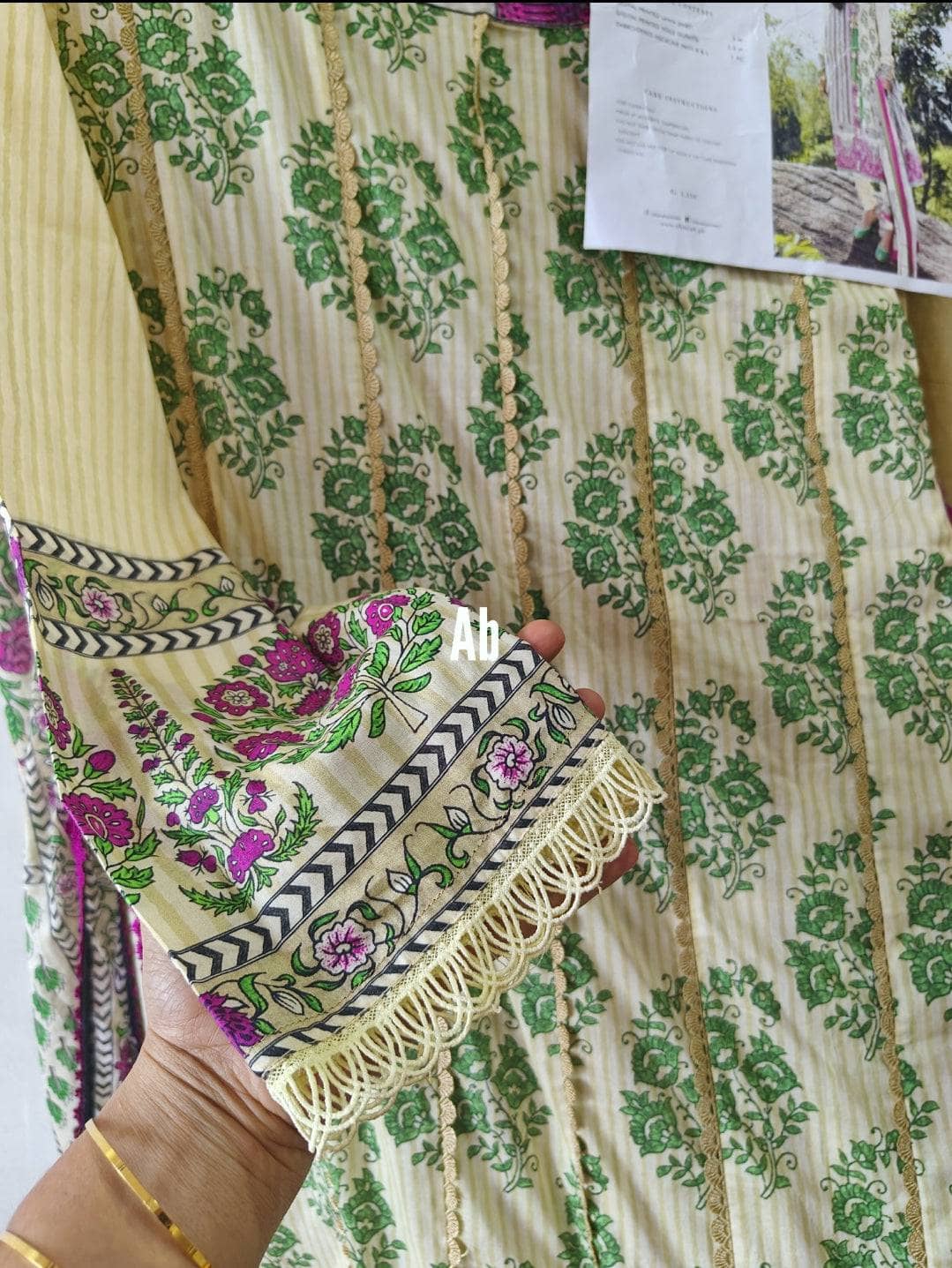 img_stitched_pakistani_suits_awwal_boutique