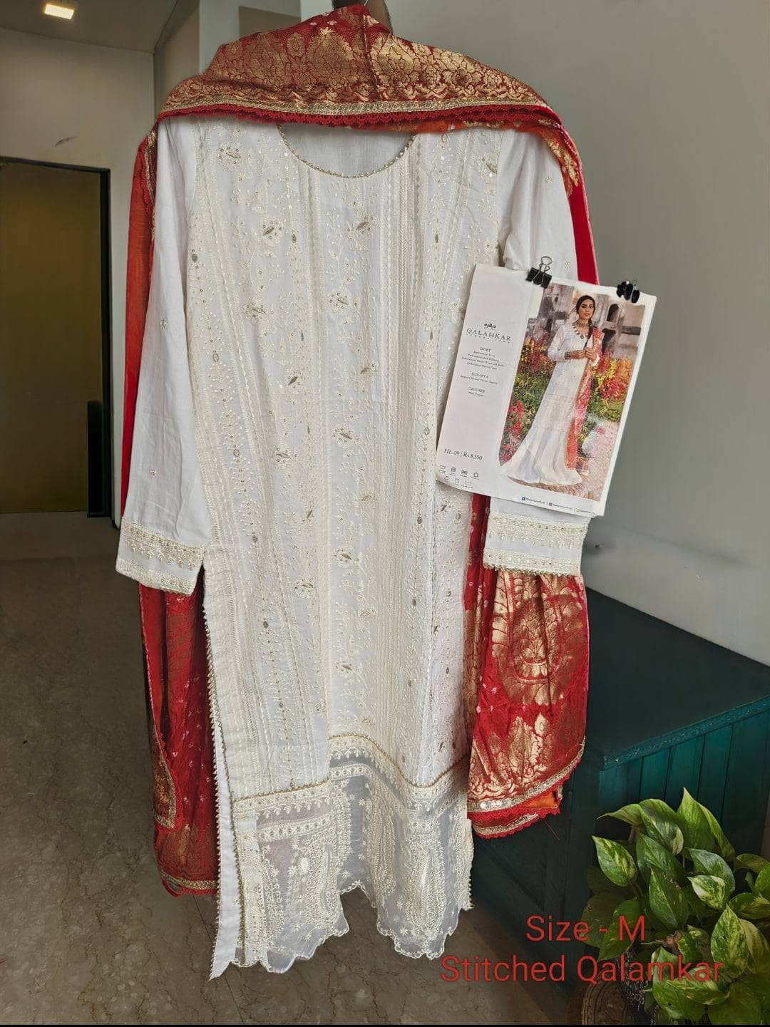 img_readymade_qalamkar_lawn_awwal_boutique