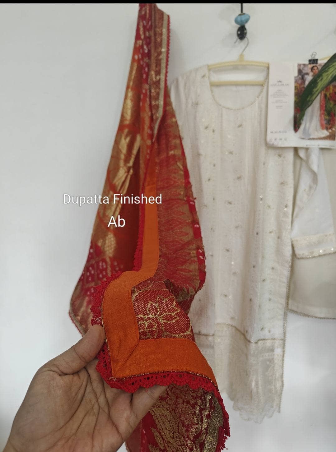 img_readymade_qalamkar_lawn_awwal_boutique