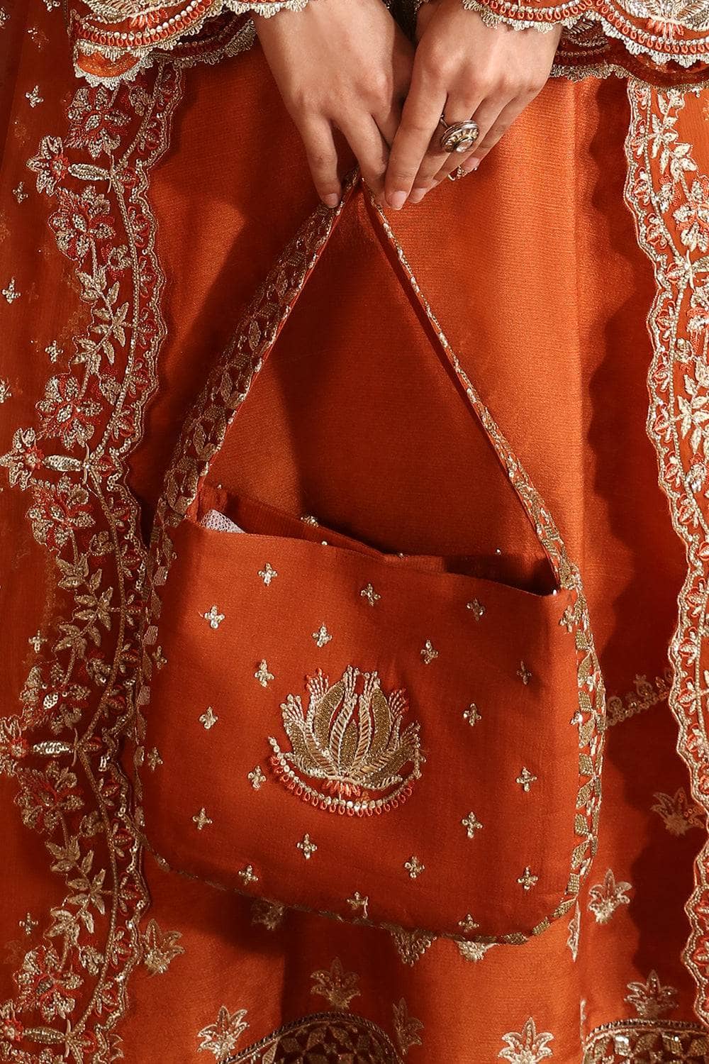 Restocked/Afrozeh Divani The Silk Edit 23/Zarish