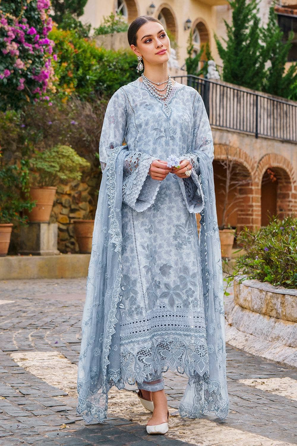 img_baroque_swiss_voil_24_awwal_boutique