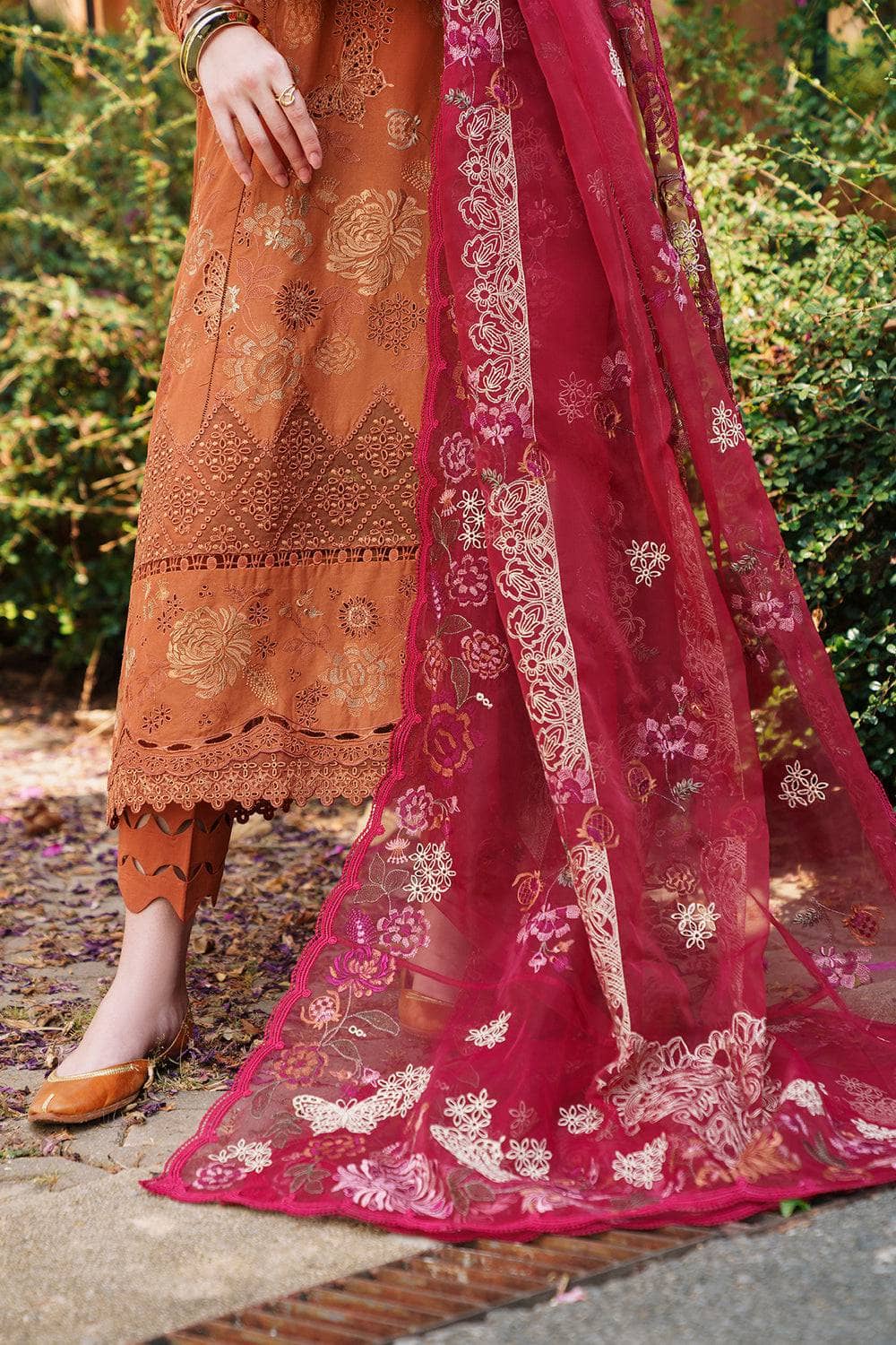 img_baroque_swiss_voil_24_awwal_boutique