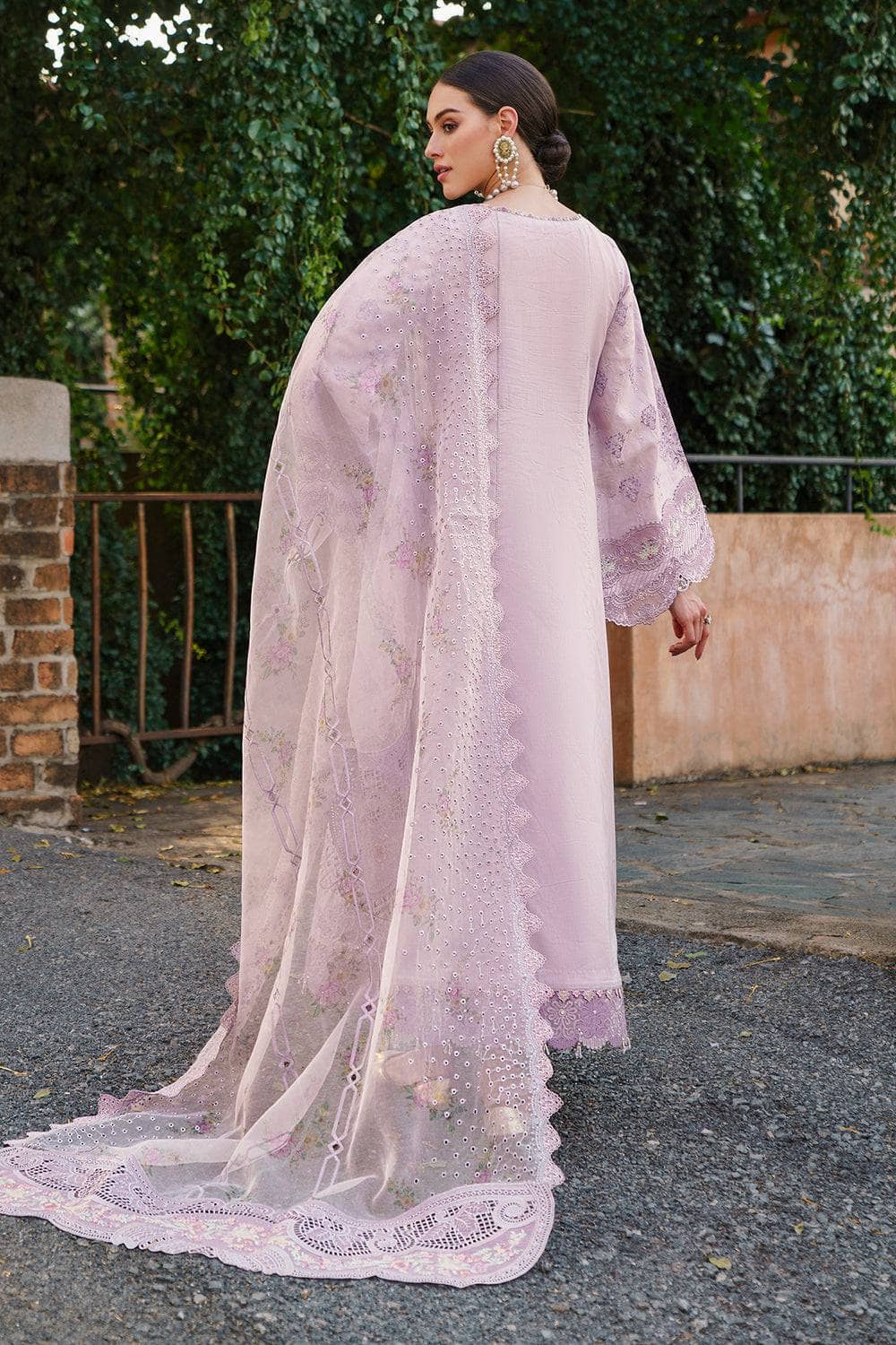 img_baroque_swiss_voil_24_awwal_boutique