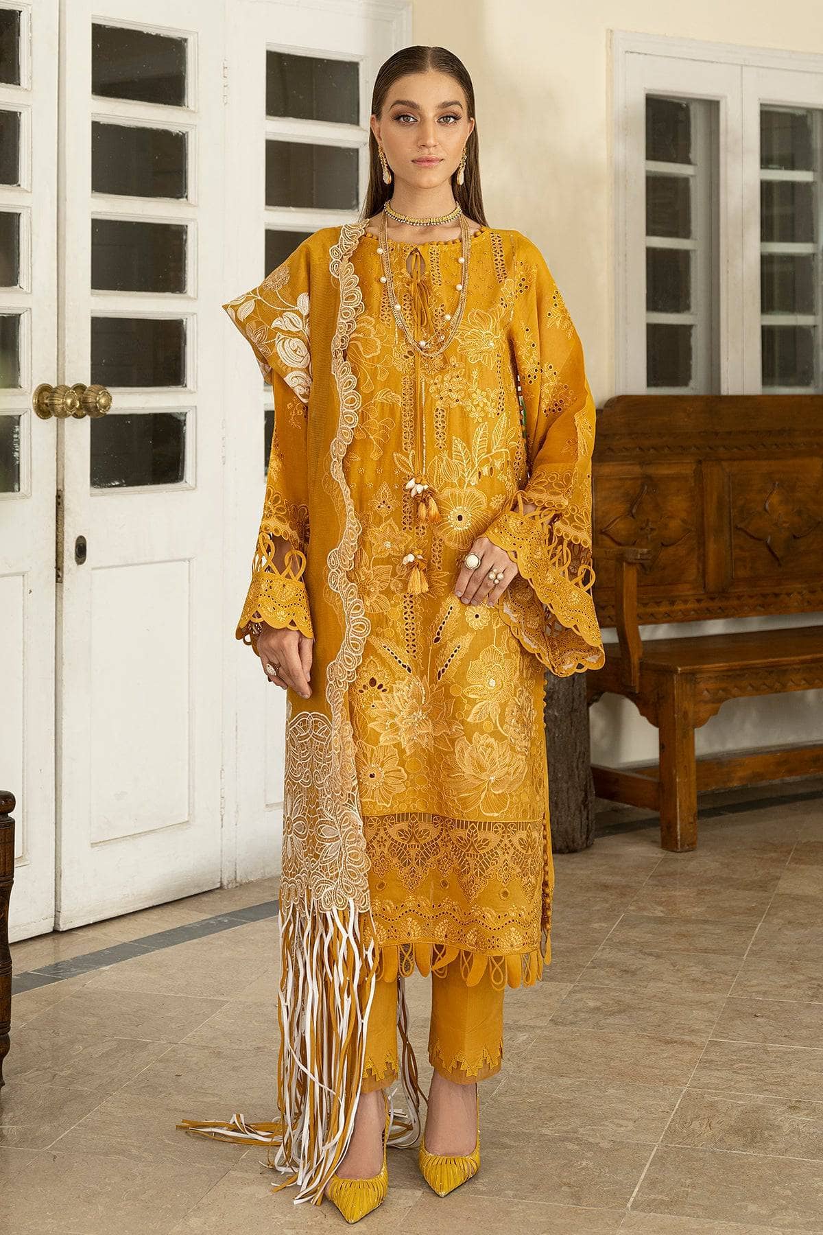 img_baroque_swiss_voil_awwal_boutique