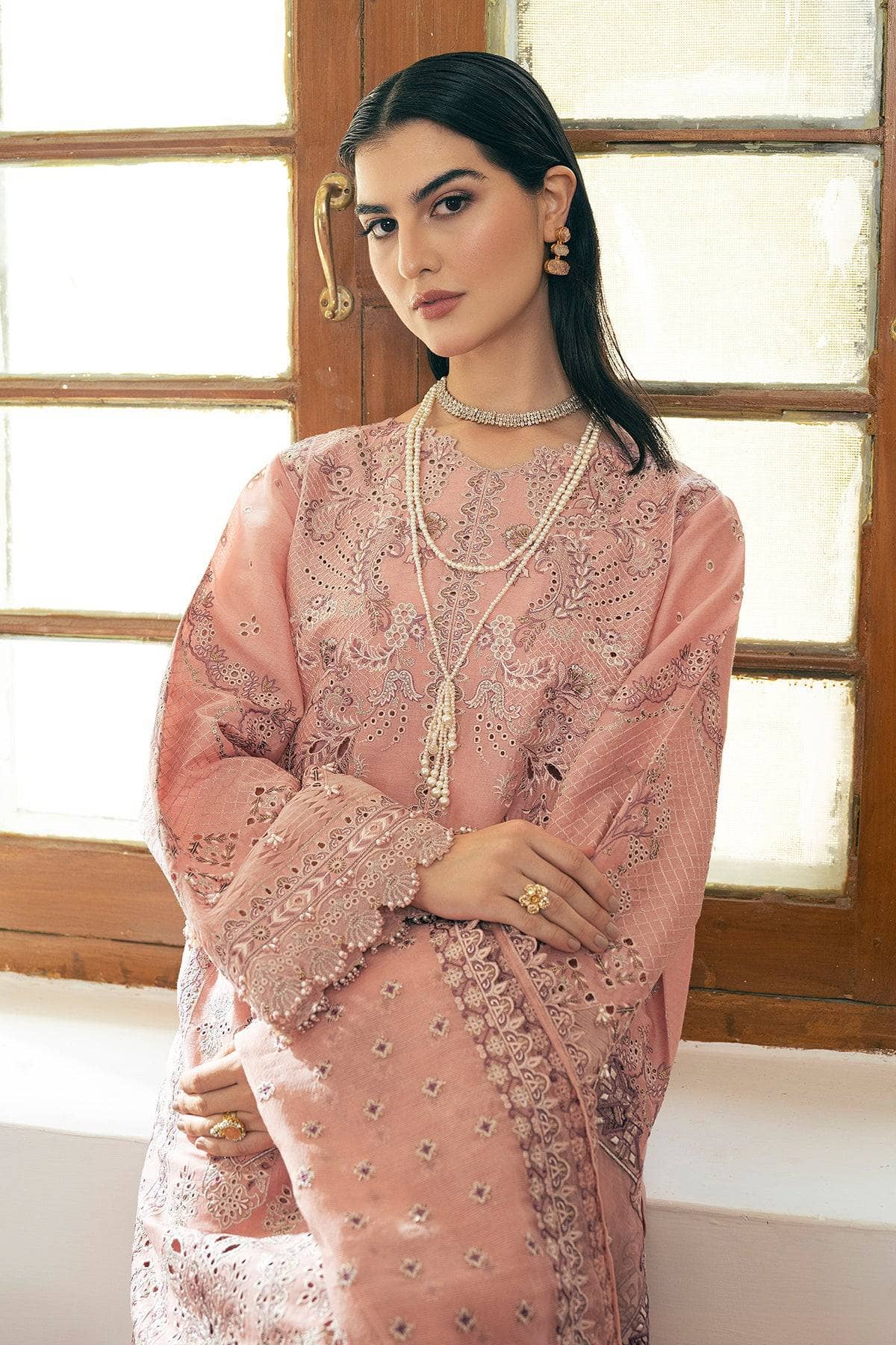 img_baroque_swiss_voil_awwal_boutique