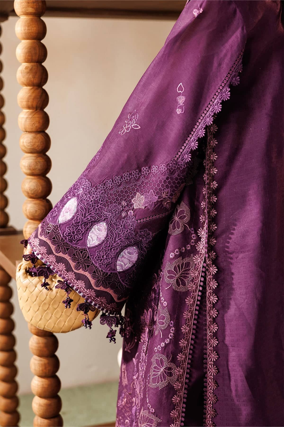 img_baroque_lawn_awwal_boutique