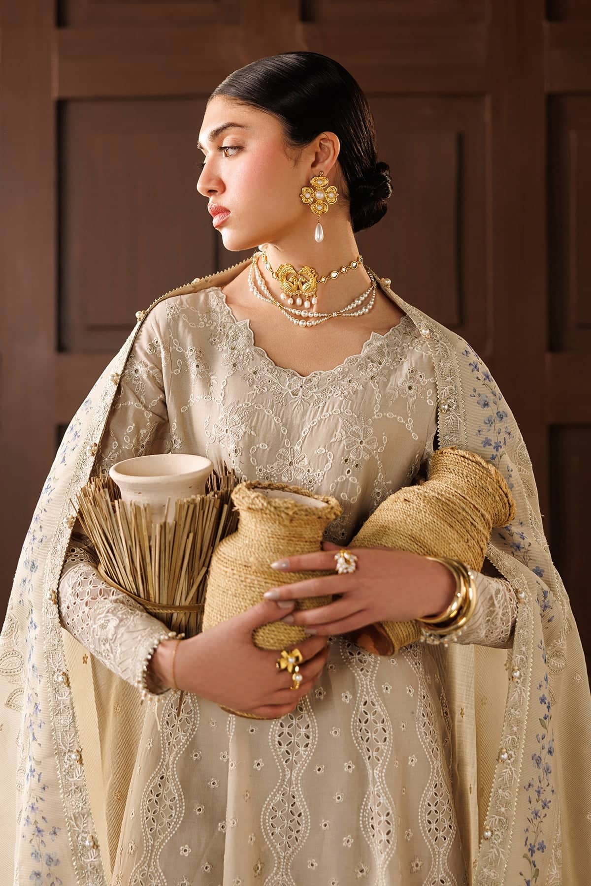 img_baroque_lawn_awwal_boutique