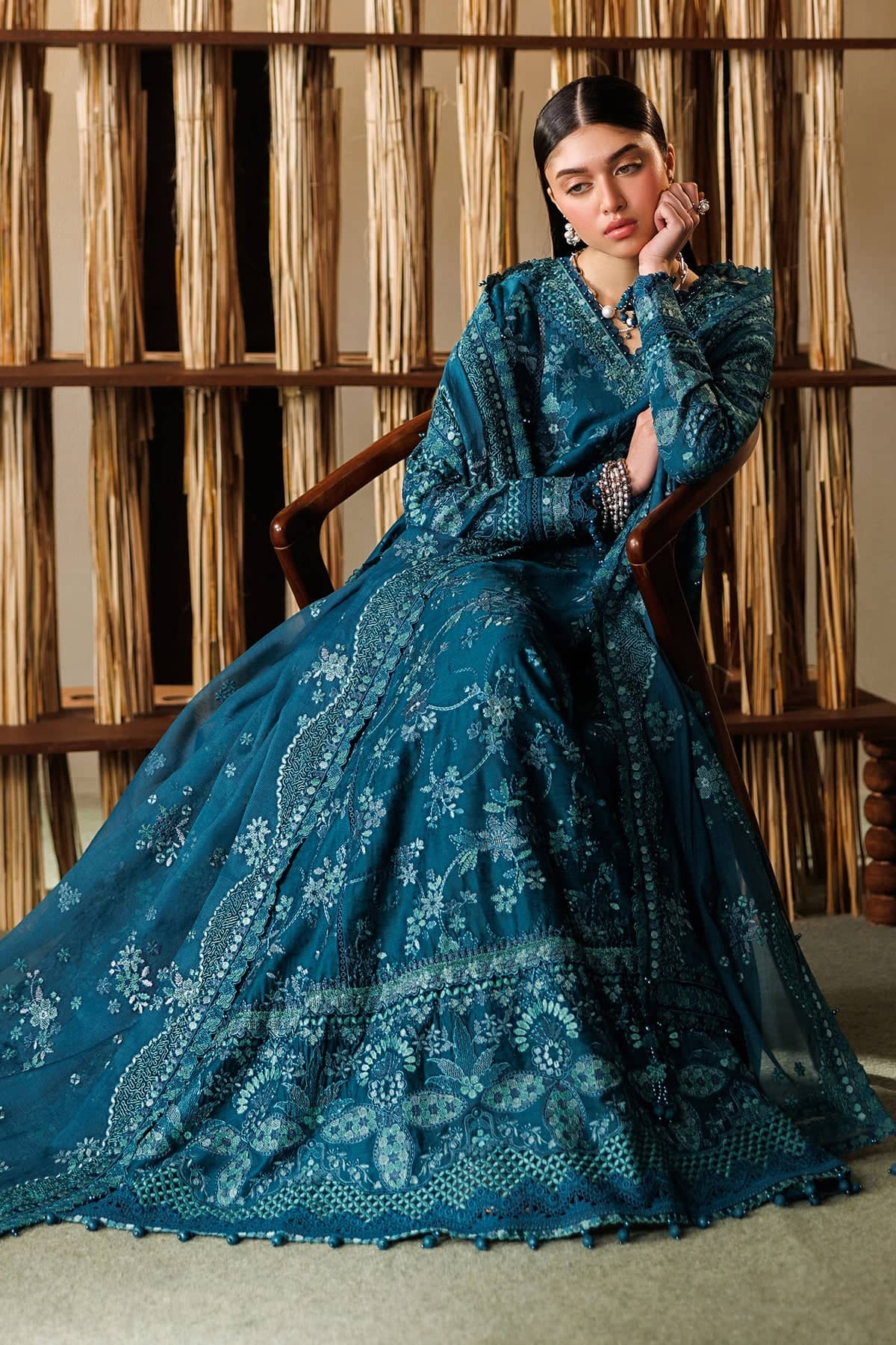 img_baroque_lawn_awwal_boutique