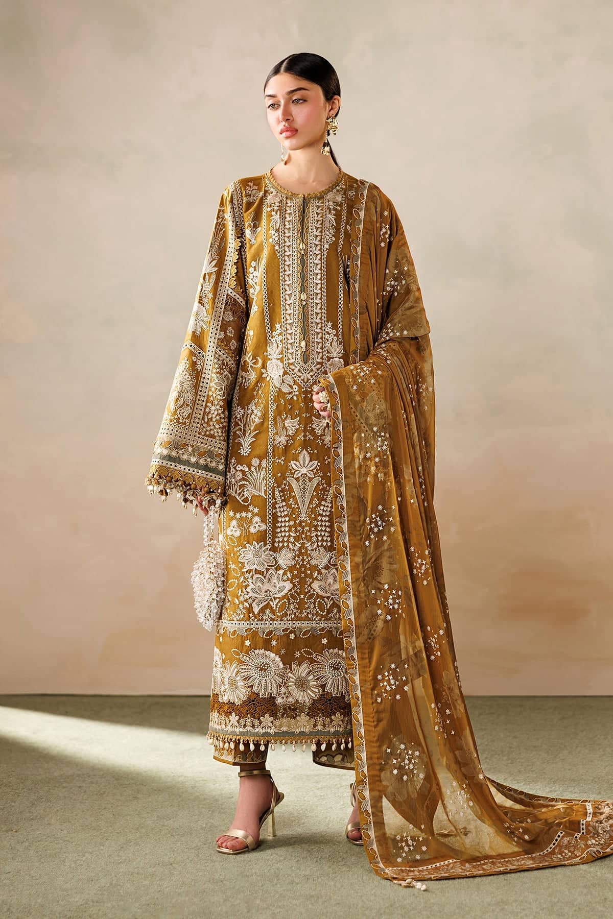 img_baroque_lawn_25_awwal_boutique