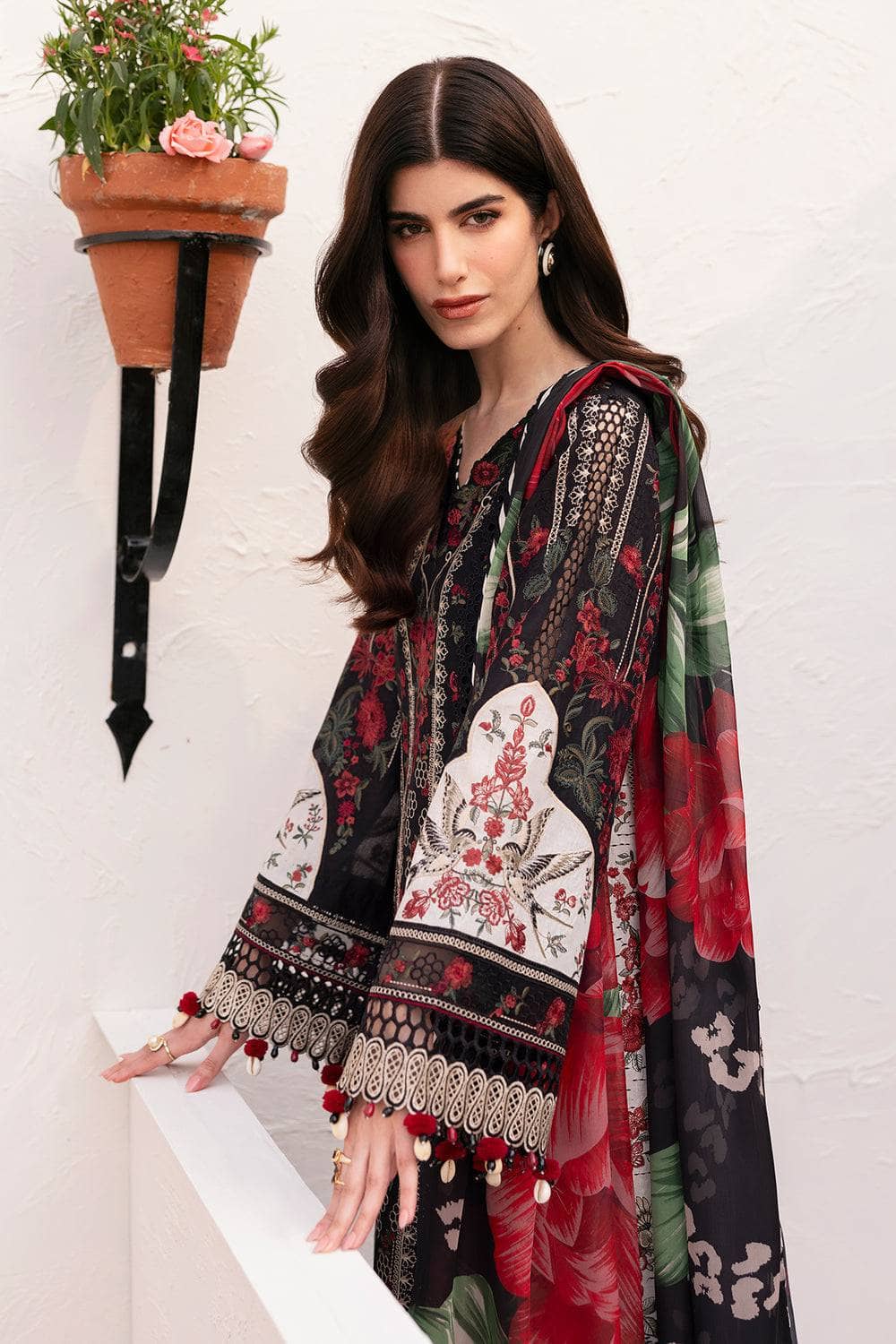img_baroque_lawn_25_awwal_boutique