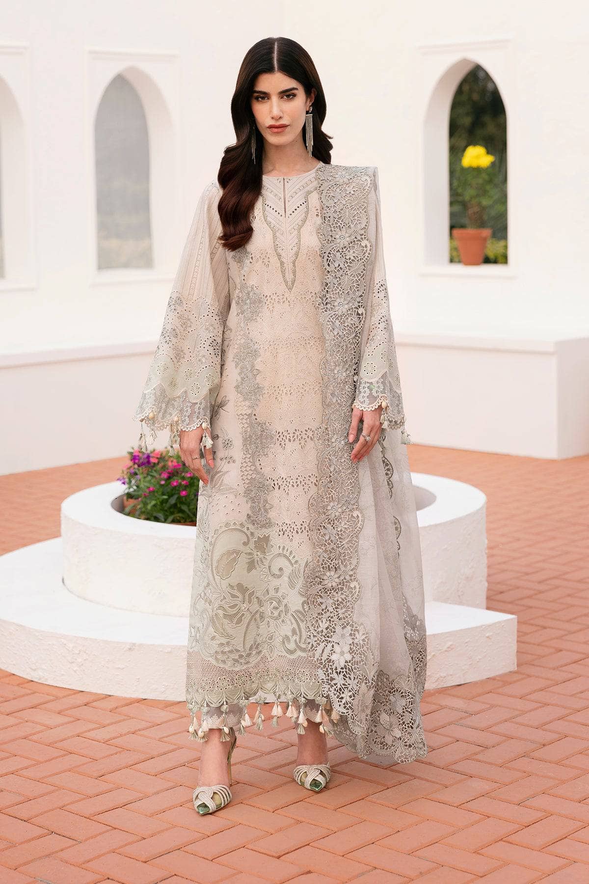 img_baroque_lawn_25_awwal_boutique