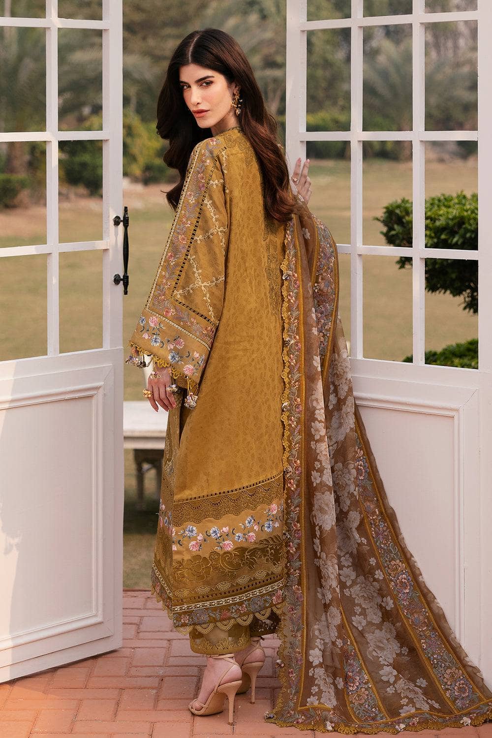 img_baroque_lawn_25_awwal_boutique