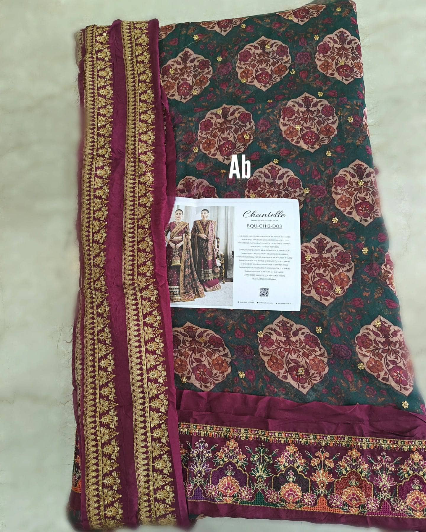 img_open_pic_baroque_chantelle_awwal_boutique