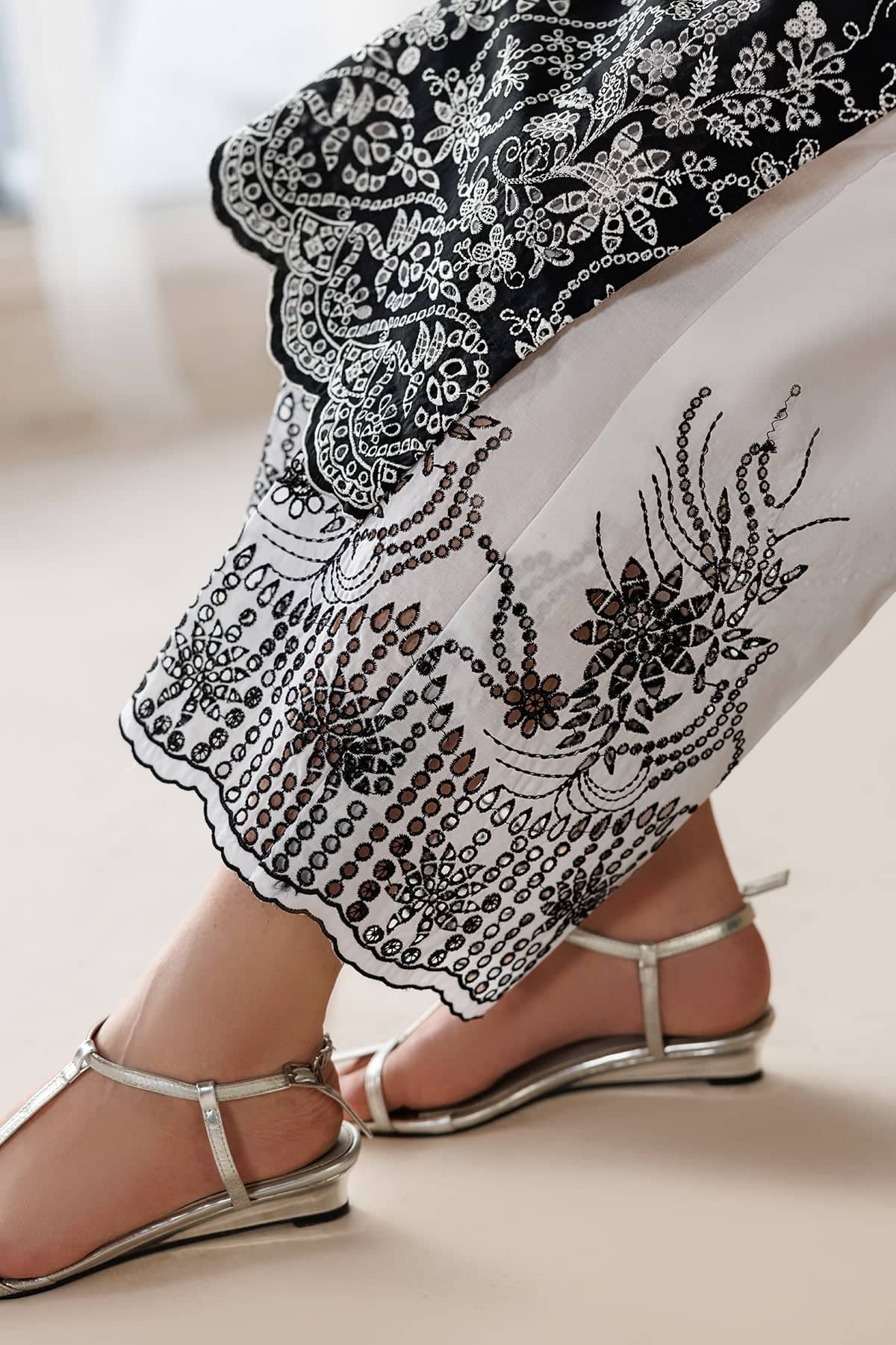 img_baroque_lawn_awwal_boutique