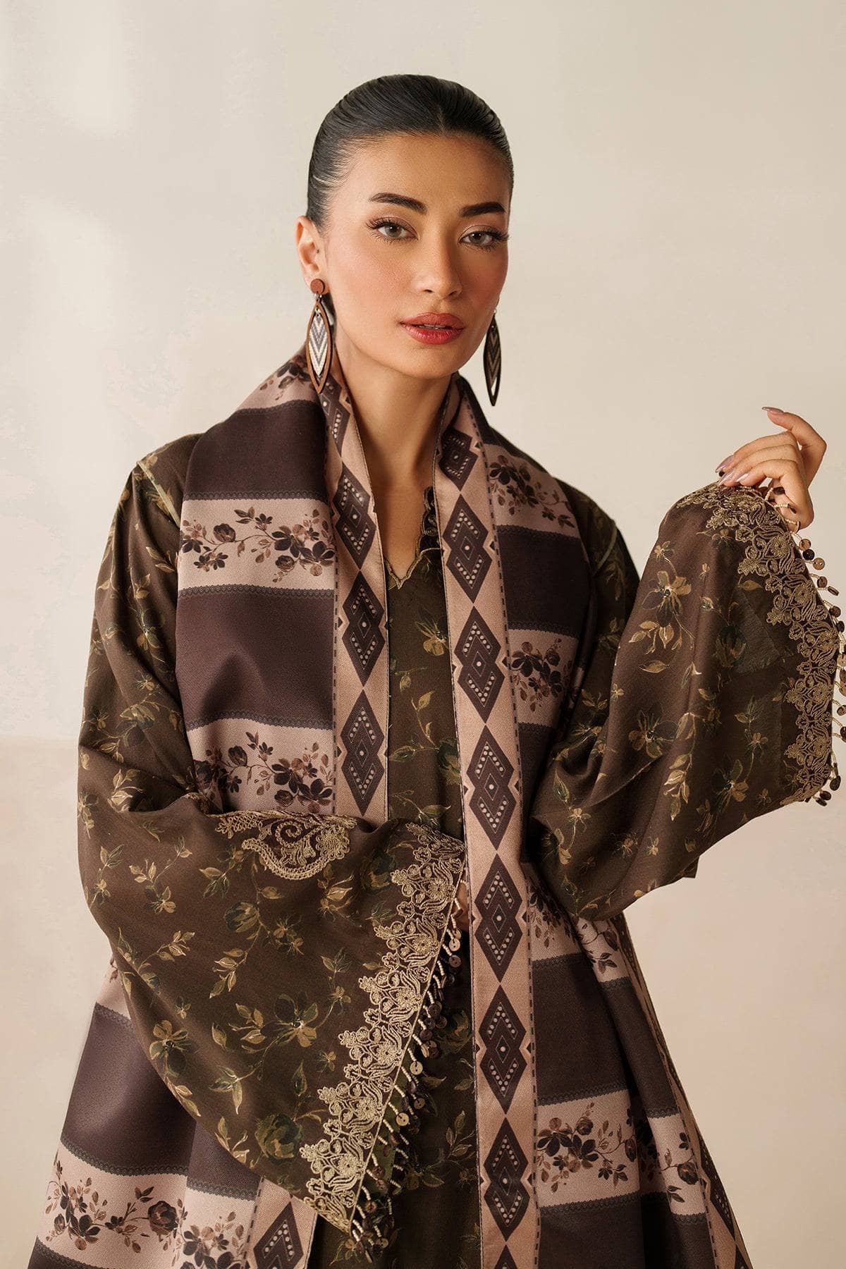 img_baroque_winter_collection_awwal_boutique