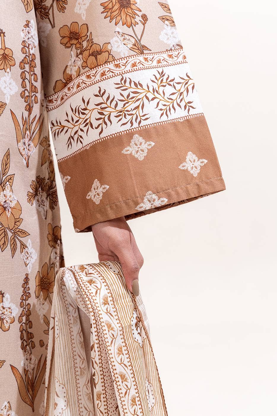 img_beechtree_lawn_awwal_boutique